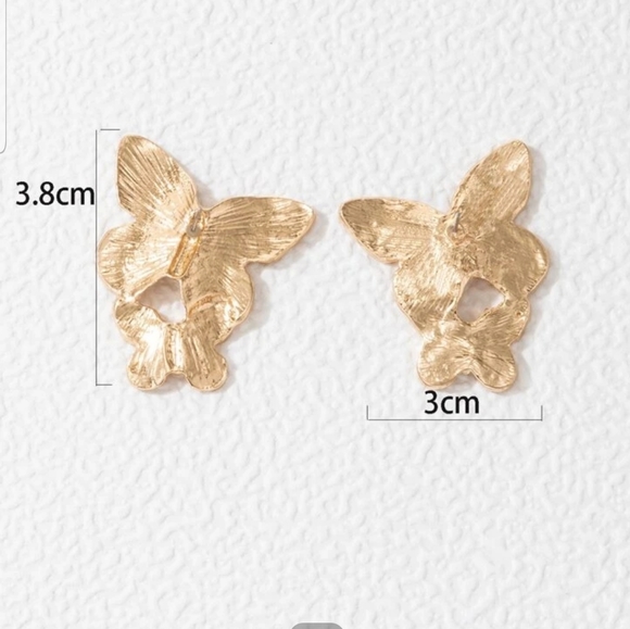 Butterfly stud earrings NWT - Picture 6 of 7